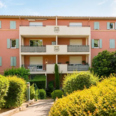 Cozy 2-room With A Pool, 8 Min Away! *