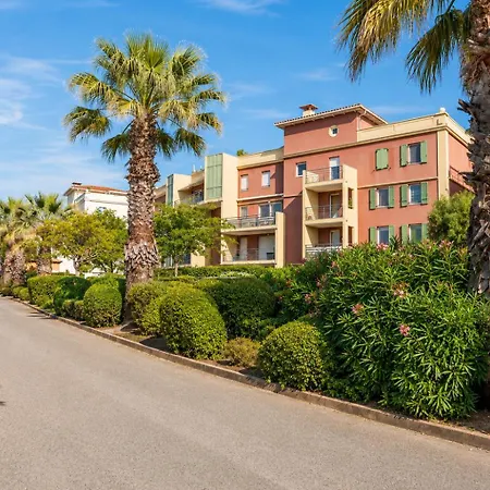 Cozy 2-room With A Pool, 8 Min Away! Fréjus