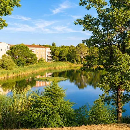 Cozy 2-room With A Pool, 8 Min Away! Fréjus